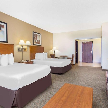 Days Inn By Wyndham Phenix City Near Fort Moore Exteriér fotografie