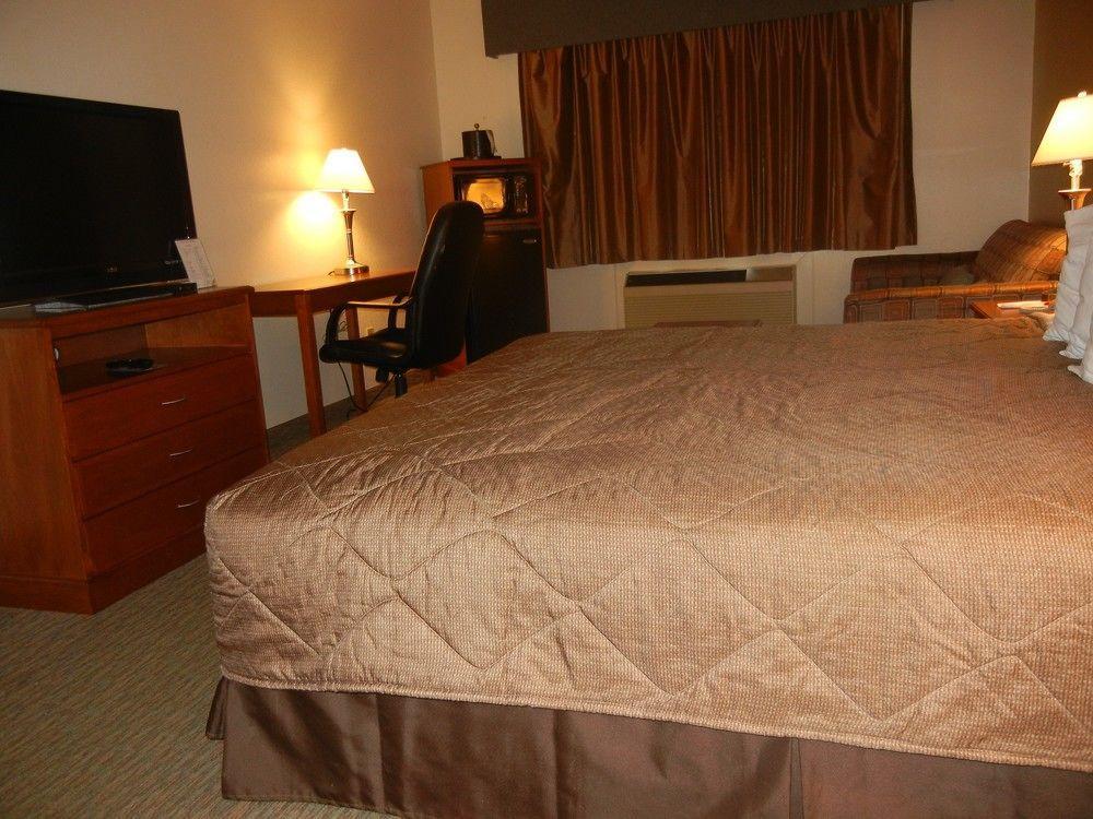 Days Inn By Wyndham Phenix City Near Fort Moore Exteriér fotografie