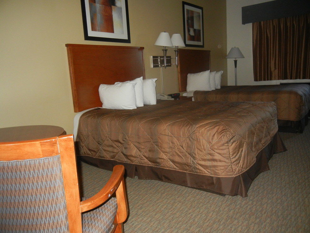 Days Inn By Wyndham Phenix City Near Fort Moore Exteriér fotografie