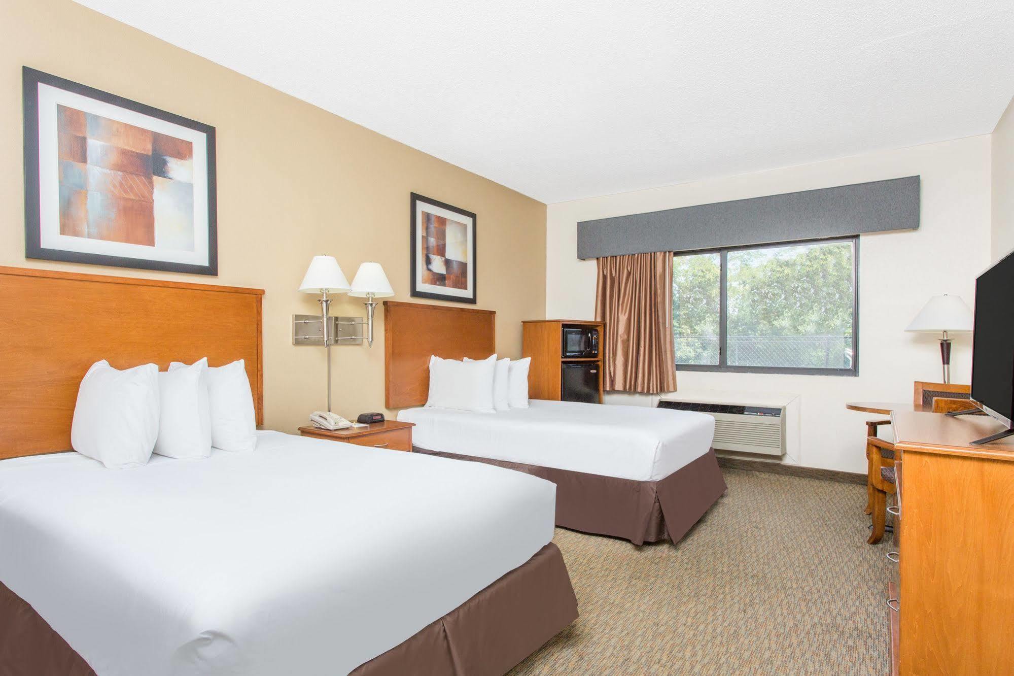 Days Inn By Wyndham Phenix City Near Fort Moore Exteriér fotografie