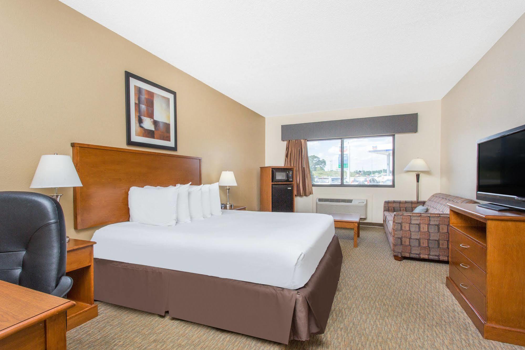 Days Inn By Wyndham Phenix City Near Fort Moore Exteriér fotografie
