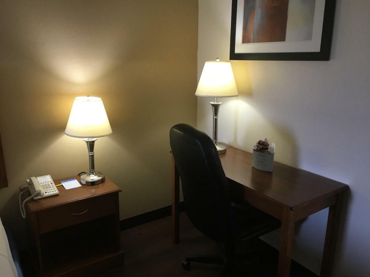 Days Inn By Wyndham Phenix City Near Fort Moore Exteriér fotografie