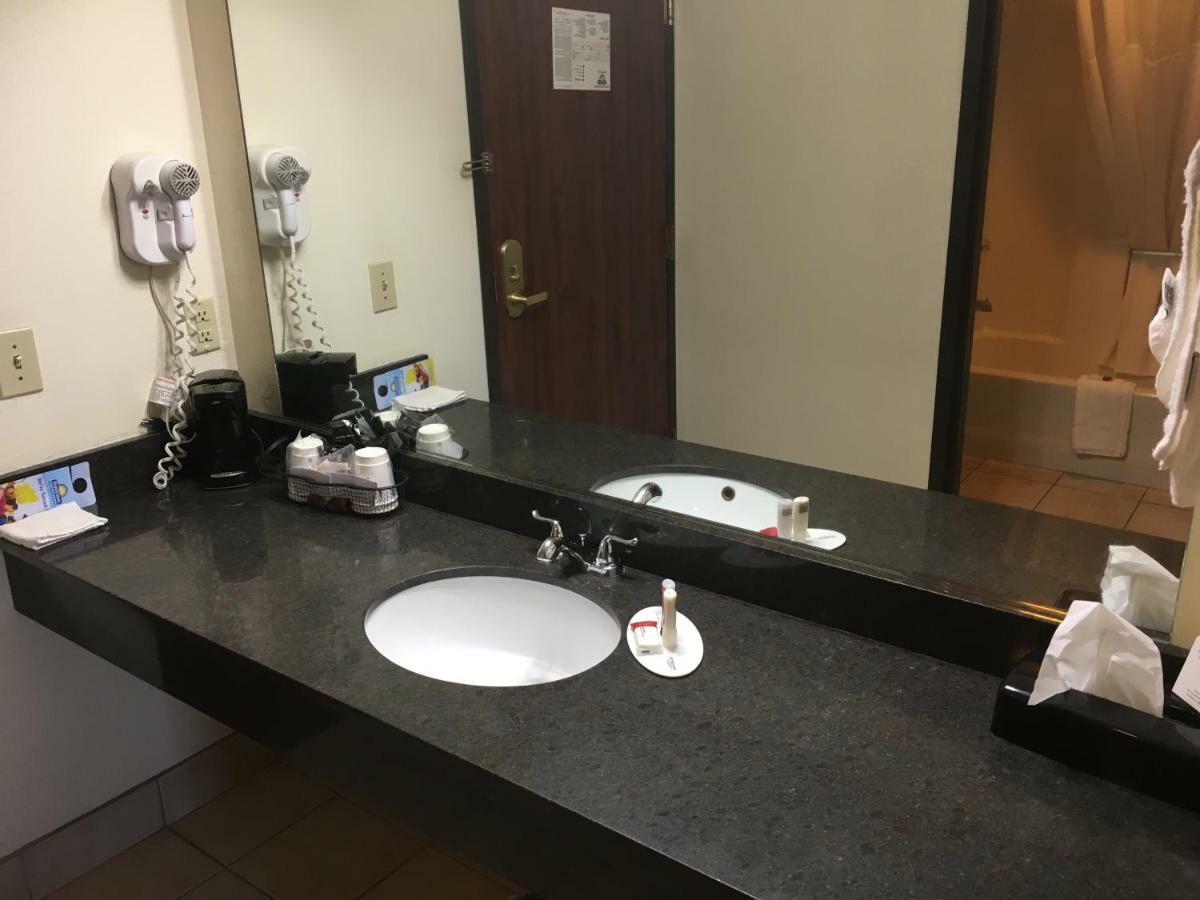 Days Inn By Wyndham Phenix City Near Fort Moore Exteriér fotografie